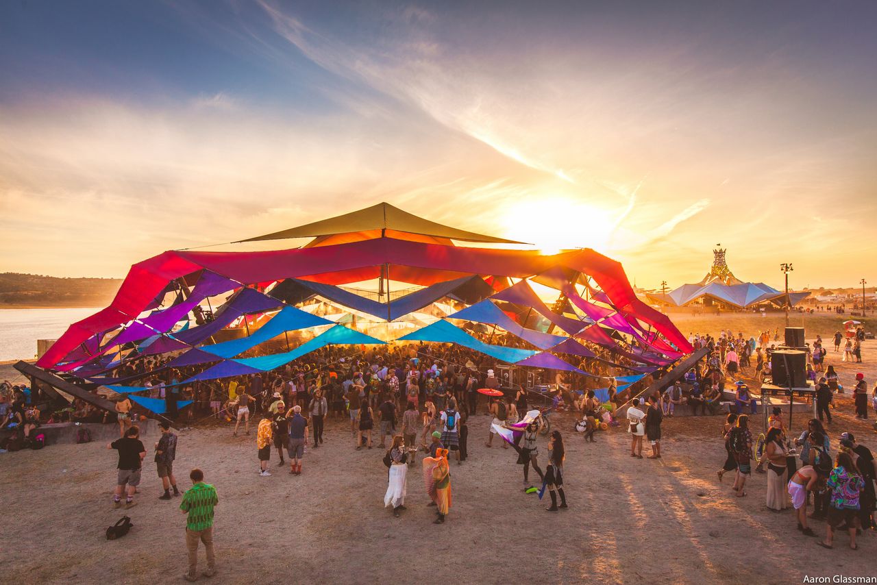 The Woogie Wonton - Lighting in a Bottle Festival